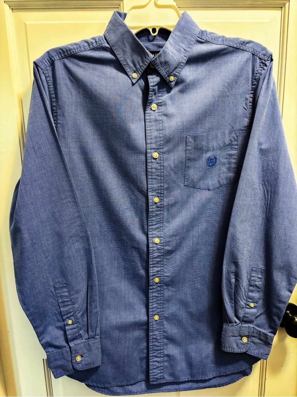 Chaps Men's Blue Button-Down Shirt with Chest Pocket - Size M